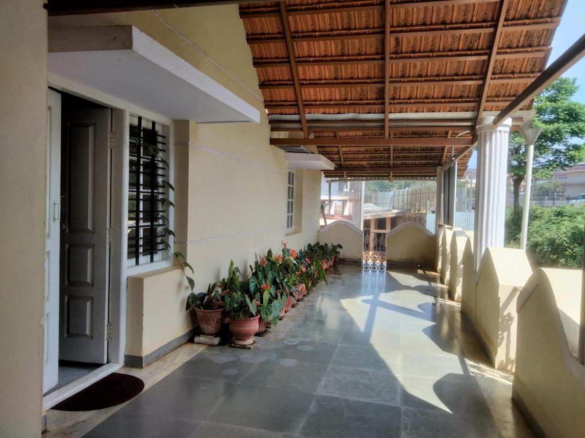 Prashanth Family Homestay Madikeri Zewnętrze zdjęcie